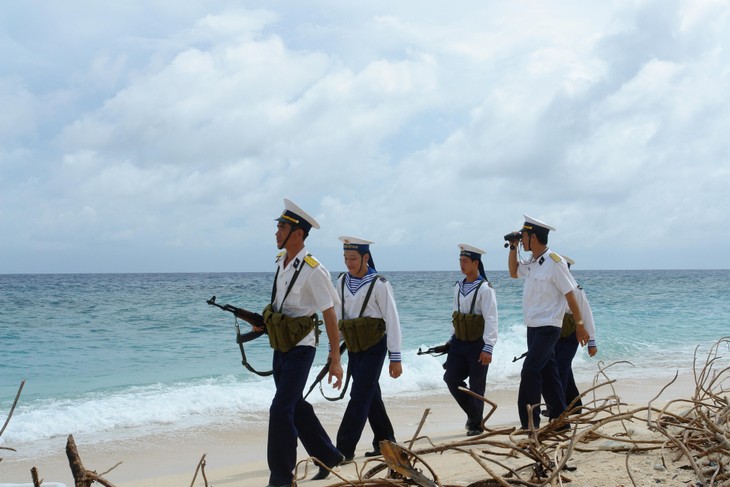 Le printemps et les voeux des jeunes vietnamiens - ảnh 1